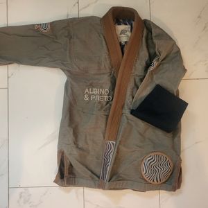 Albino & Preto Tranquility